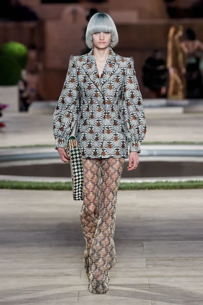 Look 26